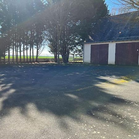 Le Cabaret Paisible Avec Piscine Villa Montierchaume Exteriör bild