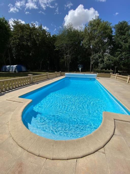 Le Cabaret Paisible Avec Piscine Villa Montierchaume Exteriör bild