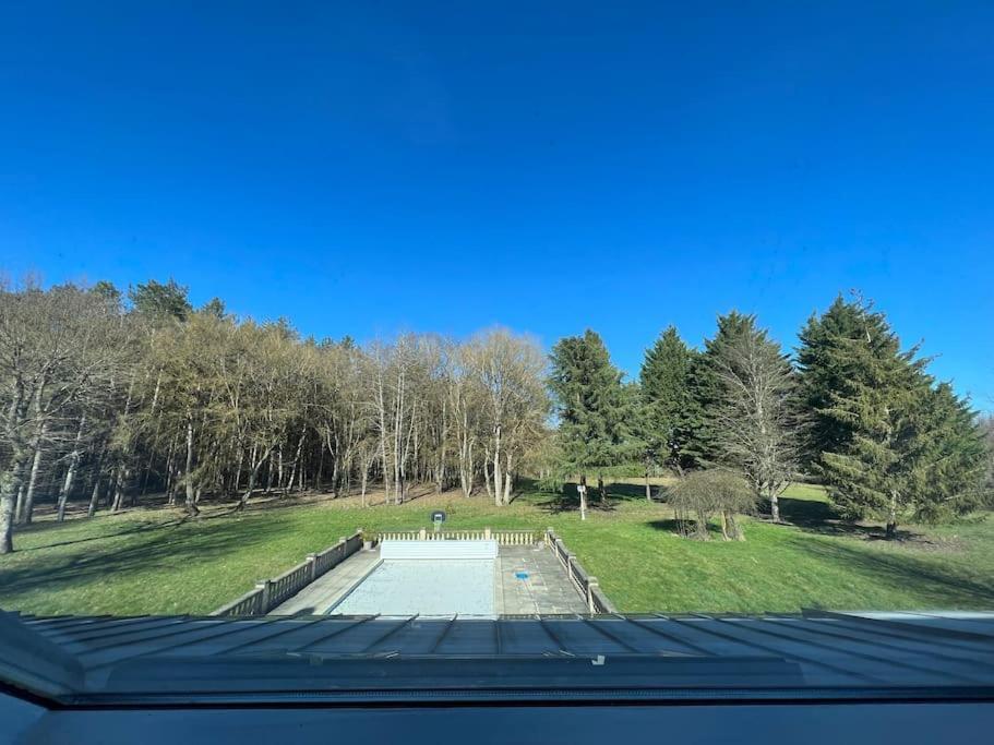 Le Cabaret Paisible Avec Piscine Villa Montierchaume Exteriör bild